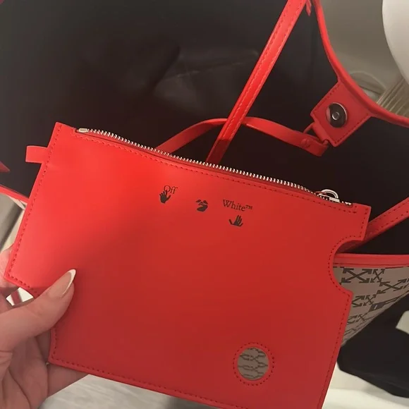 Off white monogram tote - Picture 4 of 9